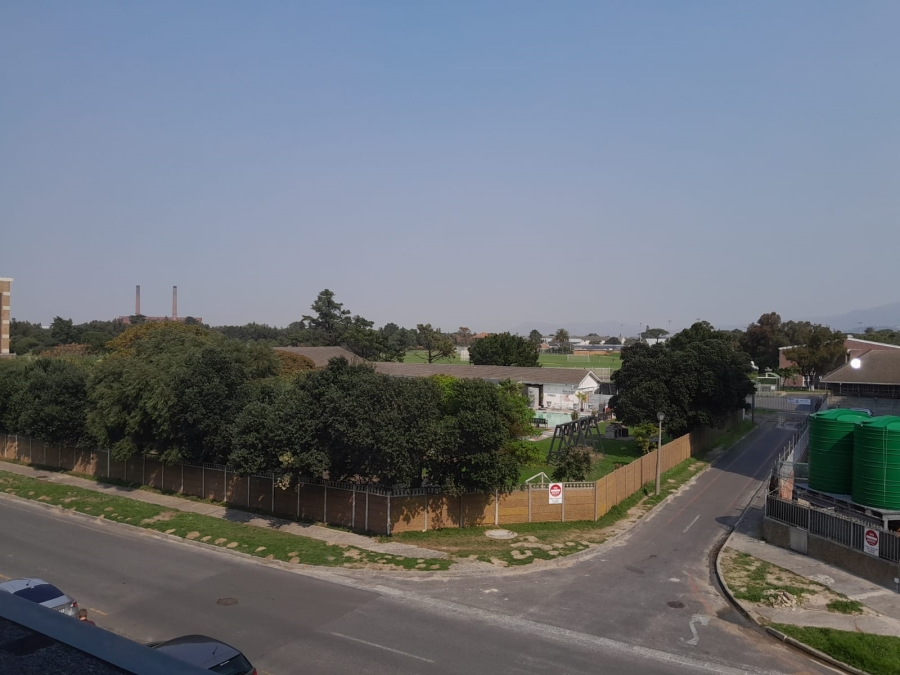 To Let 1 Bedroom Property for Rent in Pinelands Western Cape